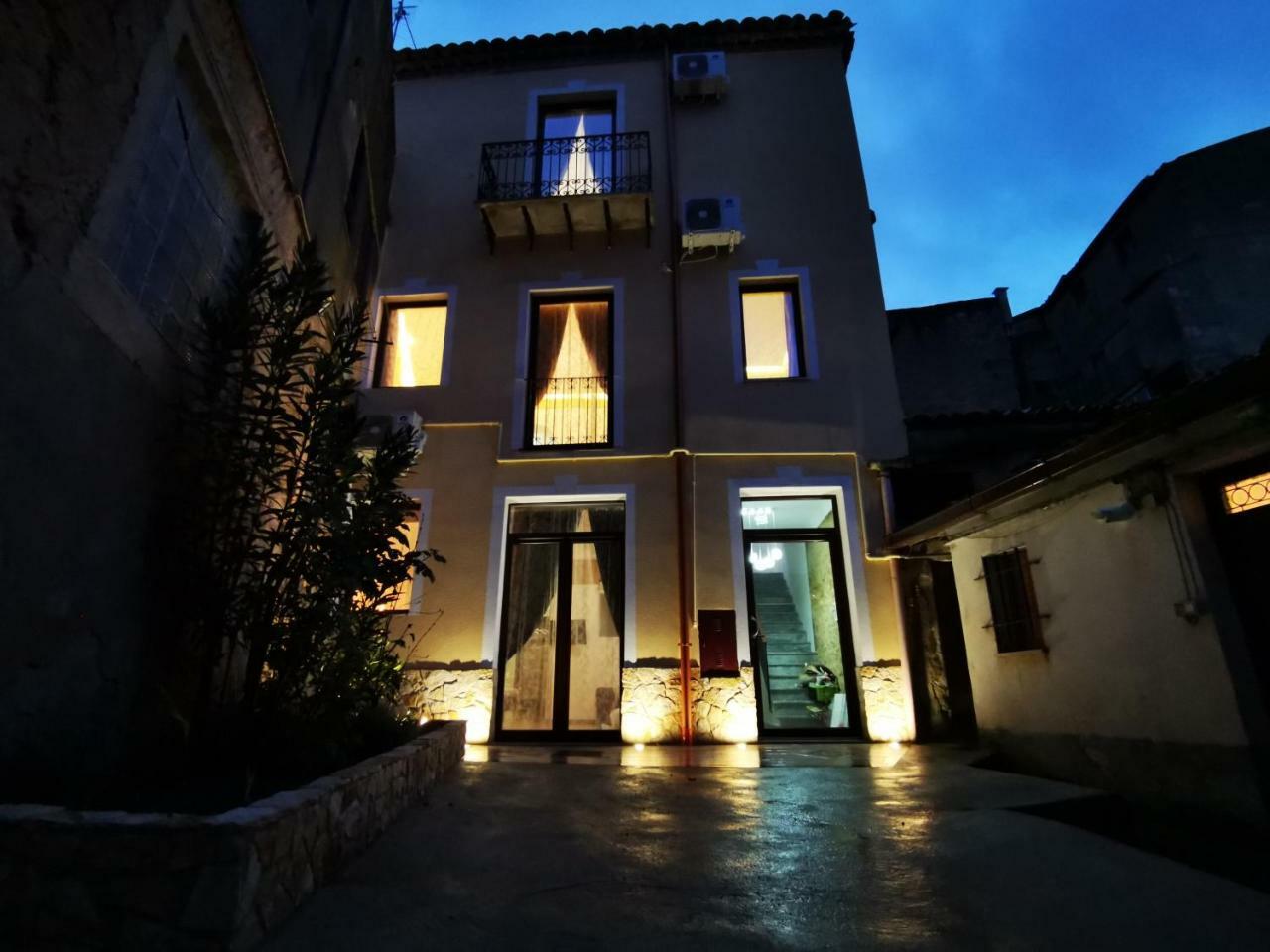Suite Inn Centro Dimora Storica Enna Bagian luar foto
